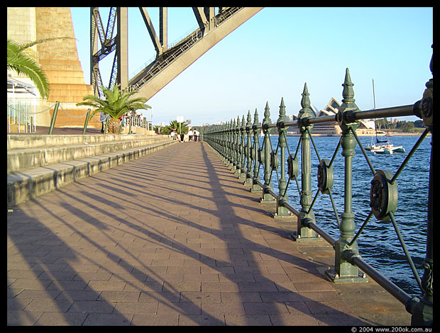 photo of the walkway beside sydney harbour
